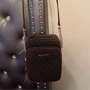 MICHAEL KORS CROSS BODY BAG
